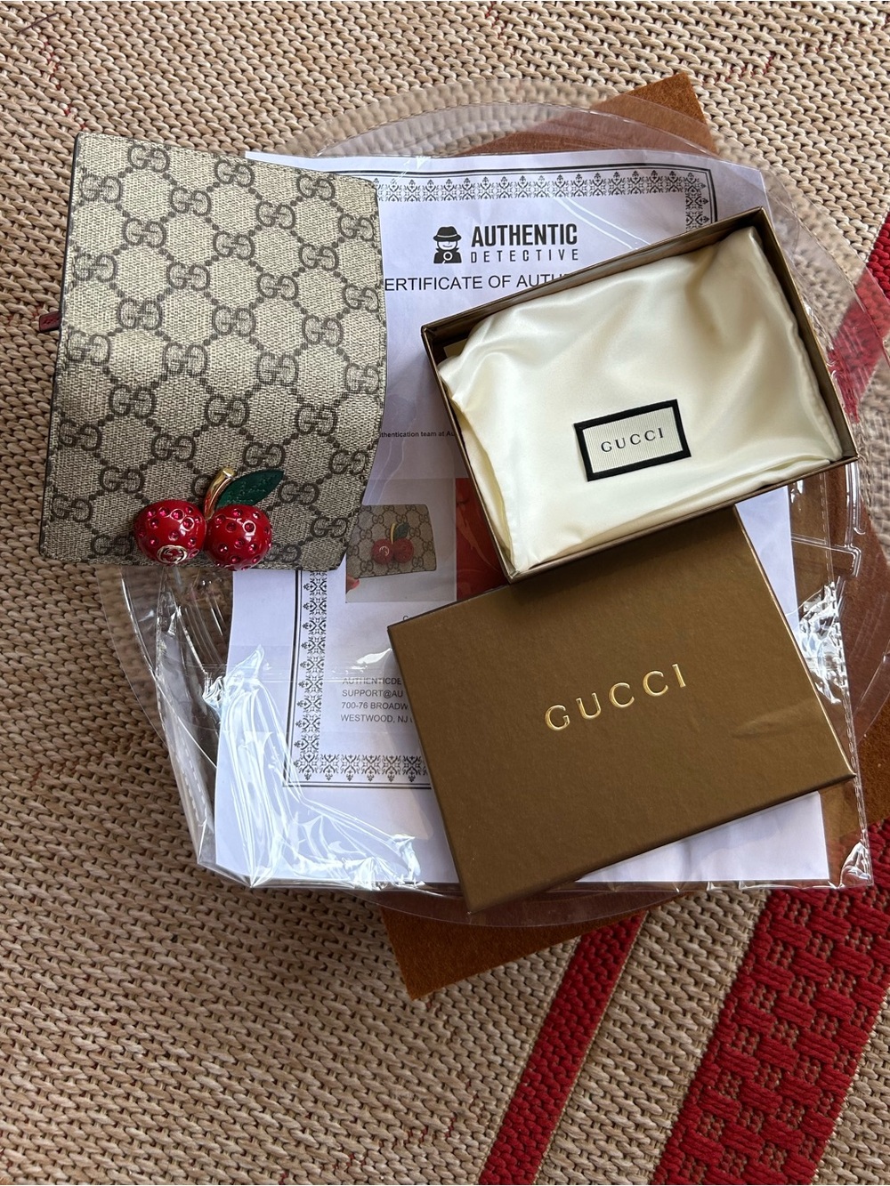 GUCCI Authentic GG Cherry Supreme Wallet - Picture 4 of 9